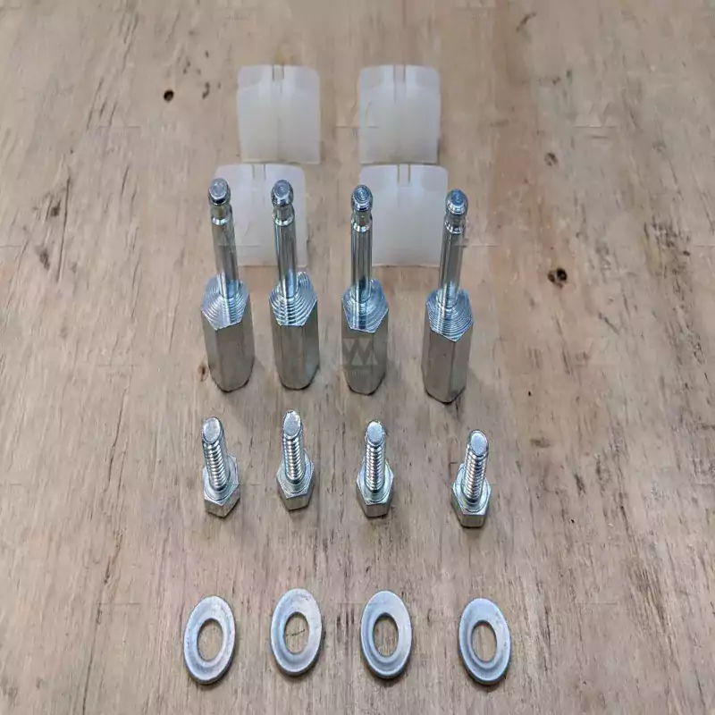 1008236A01 | KIT DE 4 PATINS STD AVEC VISSE