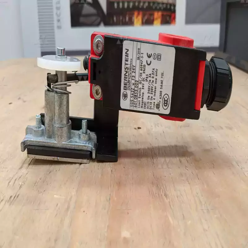 1040446A21 | EMERGENCY SBLOQ. KIT W/SAFETY CONTACT H=41 ELECTRICAL RESETTABLE 230V (NC-NO) TYPE 11/R 31/R 71/L 01/C